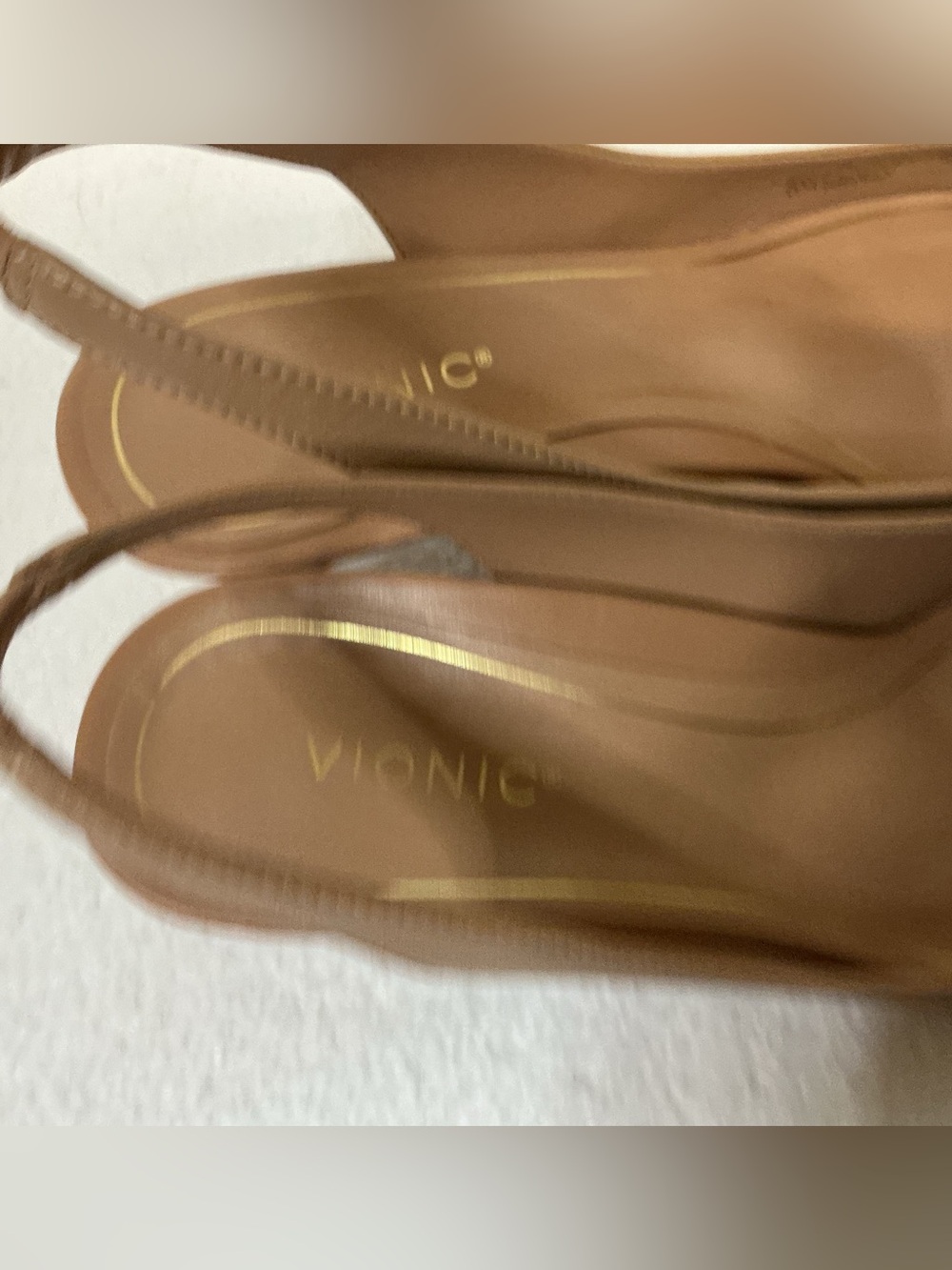 Vionic Ziva Slingback Kitten Heel Pumps Almond Nude Leather Pointed Toe 9.5 NWOT - Picture 3 of 6